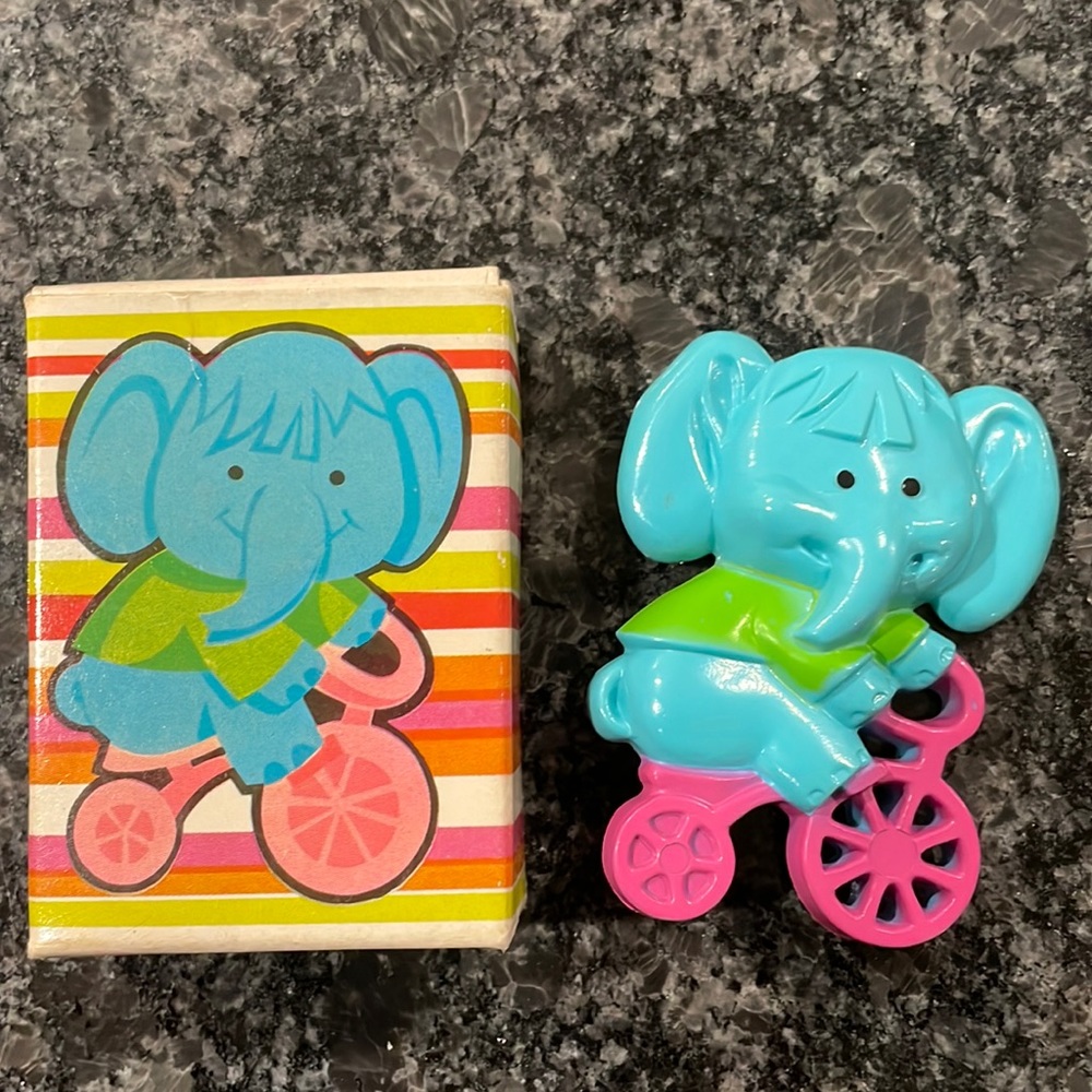 Vintage 1975 Avon Pedal Pusher Pin